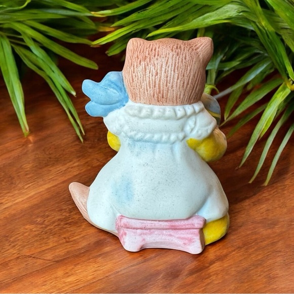 VINTAGE 1985 Kitty Cucumber Figurine “Ginger” by B. Shackman for Schmid - Easter - Picture 3 of 9